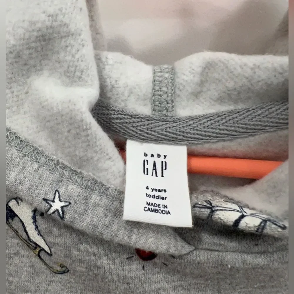 GAP Girls Ice Skates Snow Flakes Hearts Print Hoodie Size 4 years